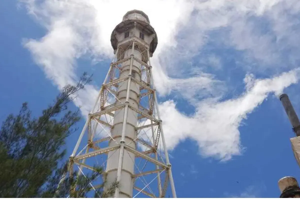 Descubre la historia y valor arquitectónico del Faro de la Barra en Ciudad Madero