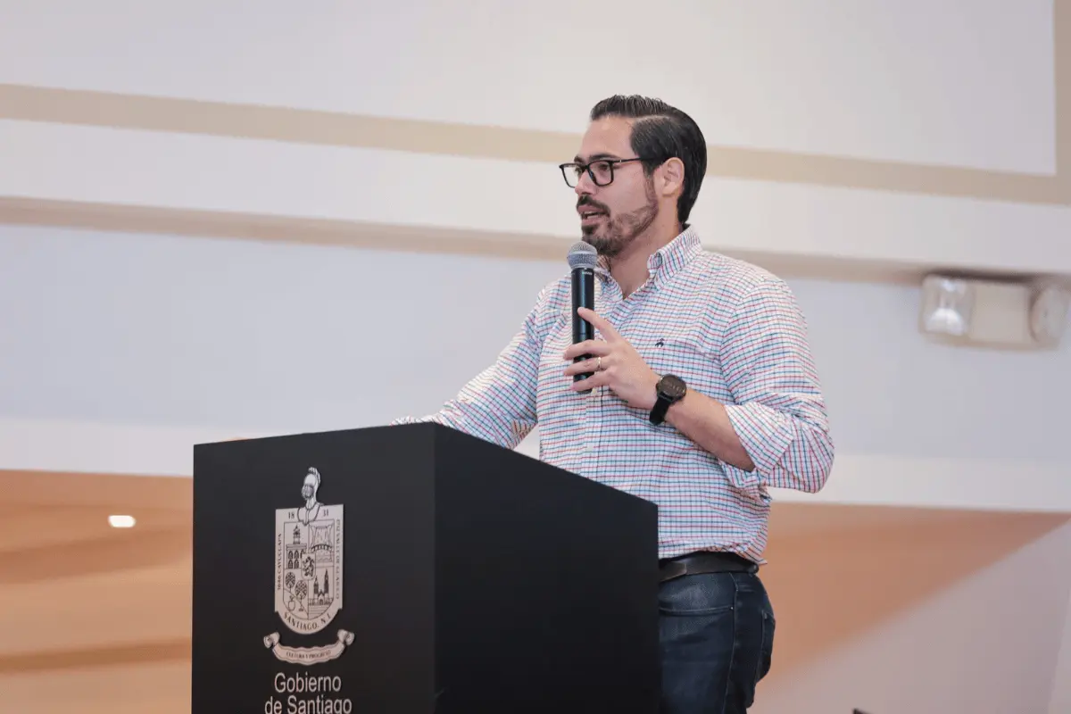 La Fundación trabaja de manera conjunta con gobiernos municipales, instituciones educativas y la sociedad civil. Foto: Gobierno de Santiago.