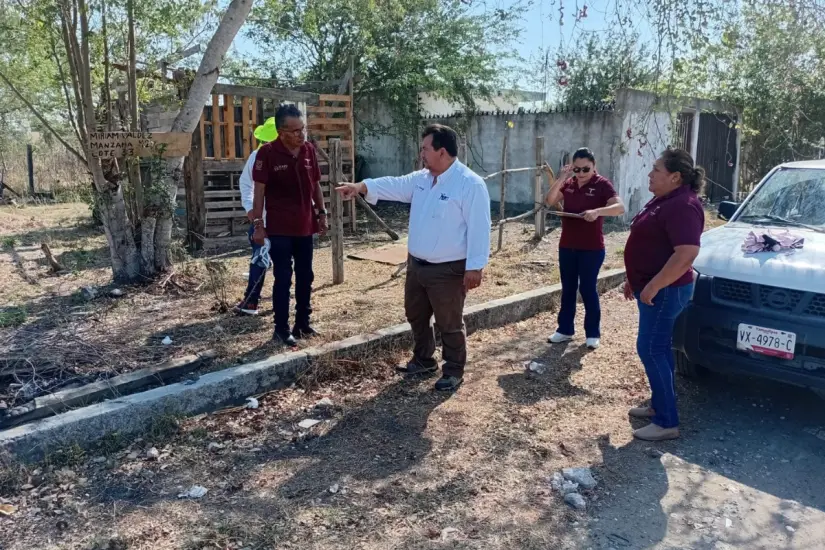 Autoridades de la oficina de ITAVU realizan recorridos en zonas irregulares de Altamira para conminar a loa habitantes a mantener en regla su patrimonio. Foto: Axel Hassel