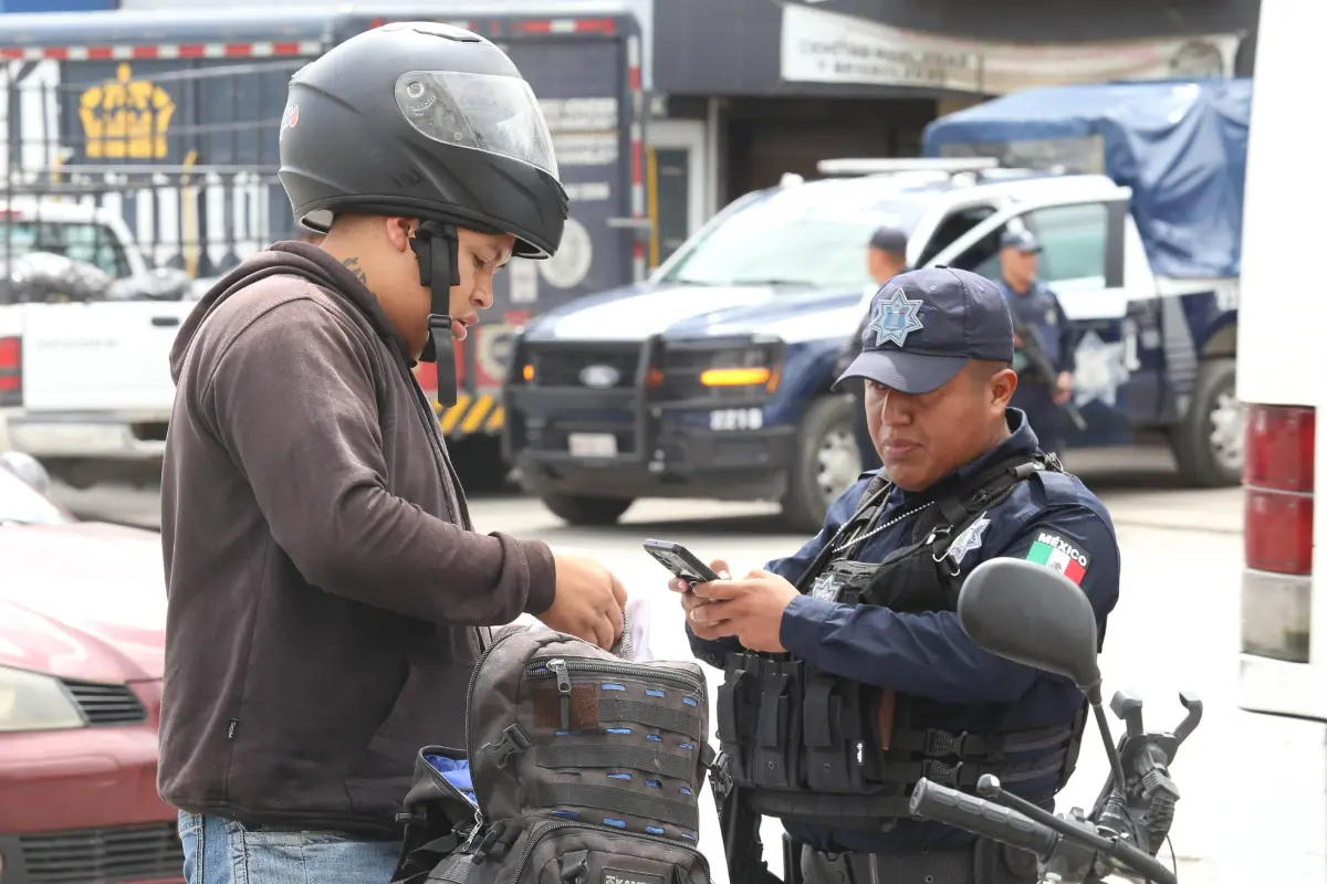 Operativo a motociclistas para evitar accidentes. Foto: X @Politica_Puebla