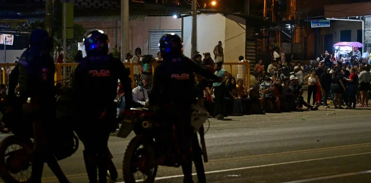 Ataque armado deja 8 muertos frente a discoteca en Santa Lucía, Ecuador. Foto: AFP