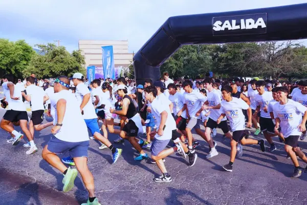 UANL realiza carrera en el Día Internacional de la Juventud