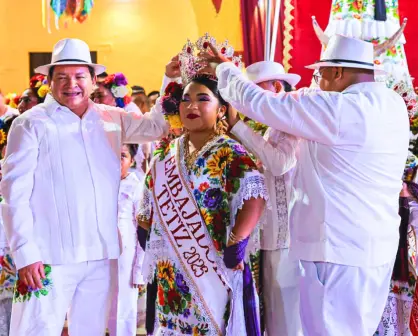 Joaquín Díaz Mena celebra fortaleza de la identidad maya en Sotuta y Tetiz