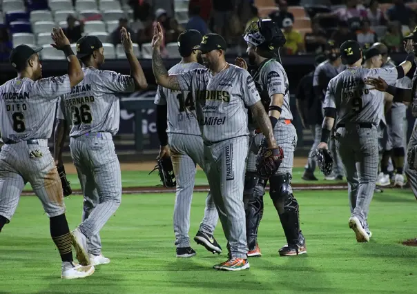 Diablos Rojos vence con contundencia a Leones de Yucatán en el juego 1 del primer playoffs