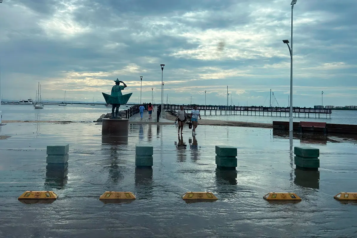 Ayer se registraron lluvias en prácticamente toda la ciudad de La Paz, sin embargo, no bastó para subir el nivel de las presas. Foto: Ivette Pérez.