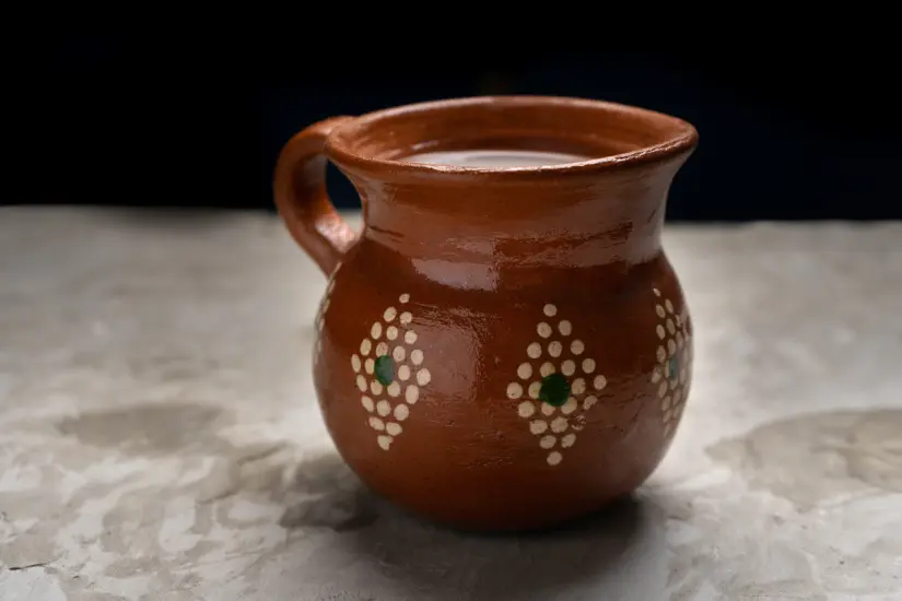 Vaso con pulque. Foto: Canva 