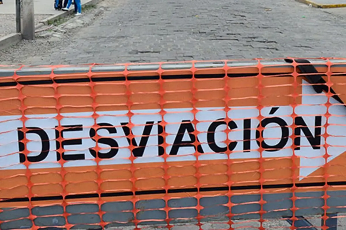 El Gobierno de San Nicolás informó que del lunes 11 al miércoles 13 de agosto se llevarán a cabo trabajos de mantenimiento. Foto: Señales de transito