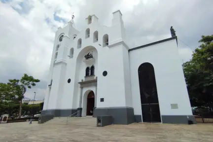 Arzobispo denuncia rezago educativo y económico en comunidades indígenas de Chiapas Arzobispo denuncia rezago educativo y económico en comunidades indígenas de Chiapas