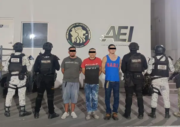Capturan a tres con arma y más de 200 dosis de narcóticos en Escobedo