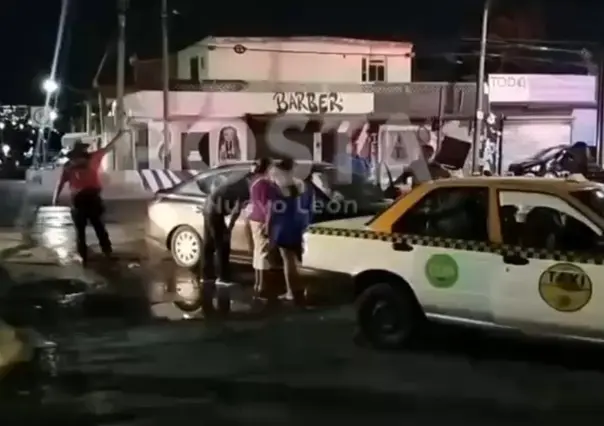 Choque deja dos menores lesionados en zona norte de Monterrey