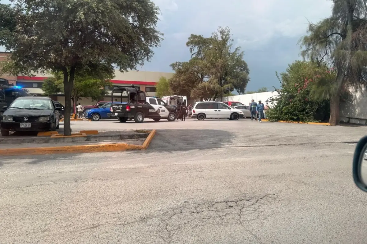 Movilización de policías en Linares. Foto: Raymundo Elizalde