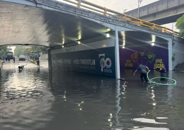 VIDEO | Lluvias en CDMX dejan afectaciones y caos vial en Circuito Interior y Viaducto