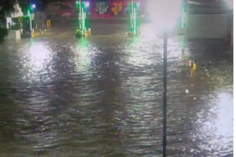 Inundación en Iztapalapa. Foto: X @OVIALCDMX