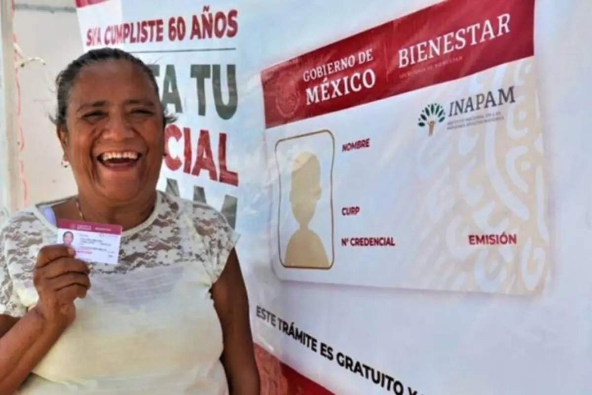 La credencial del INAPAM es reconocida como documento oficial de identificación. Foto: Gobierno de México