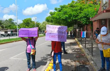 Protestan estudiantes de la CTM por presuntos abusos sexuales de su director