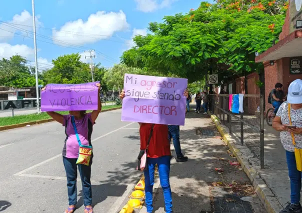 Protestan estudiantes de la CTM por presuntos abusos sexuales de su director