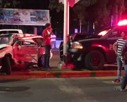 Esta fue la causa del choque entre patrulla de la Policía Estatal y auto familiar