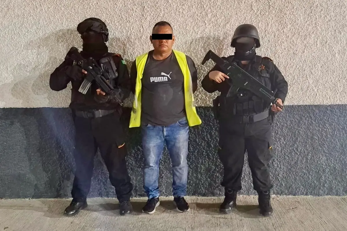 Hombre detenido identificado como Eutiquio “N”. Foto: Fuerza Civil