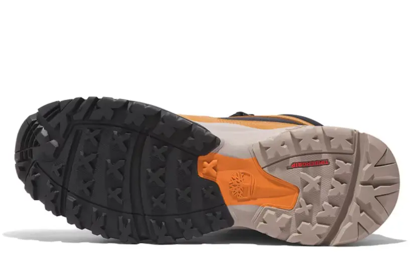 Descubre en Coppel las botas Timberland Motion Scramble que ofrecen durabilidad, impermeabilidad y un diseño ideal para cualquier terreno. Foto: Canva