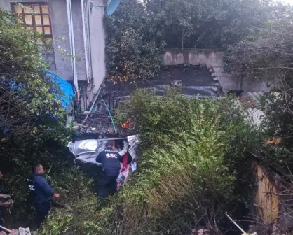 Lluvias en CDMX atrapan a familia en vivienda bloqueada por deslizamiento; policías logran rescate