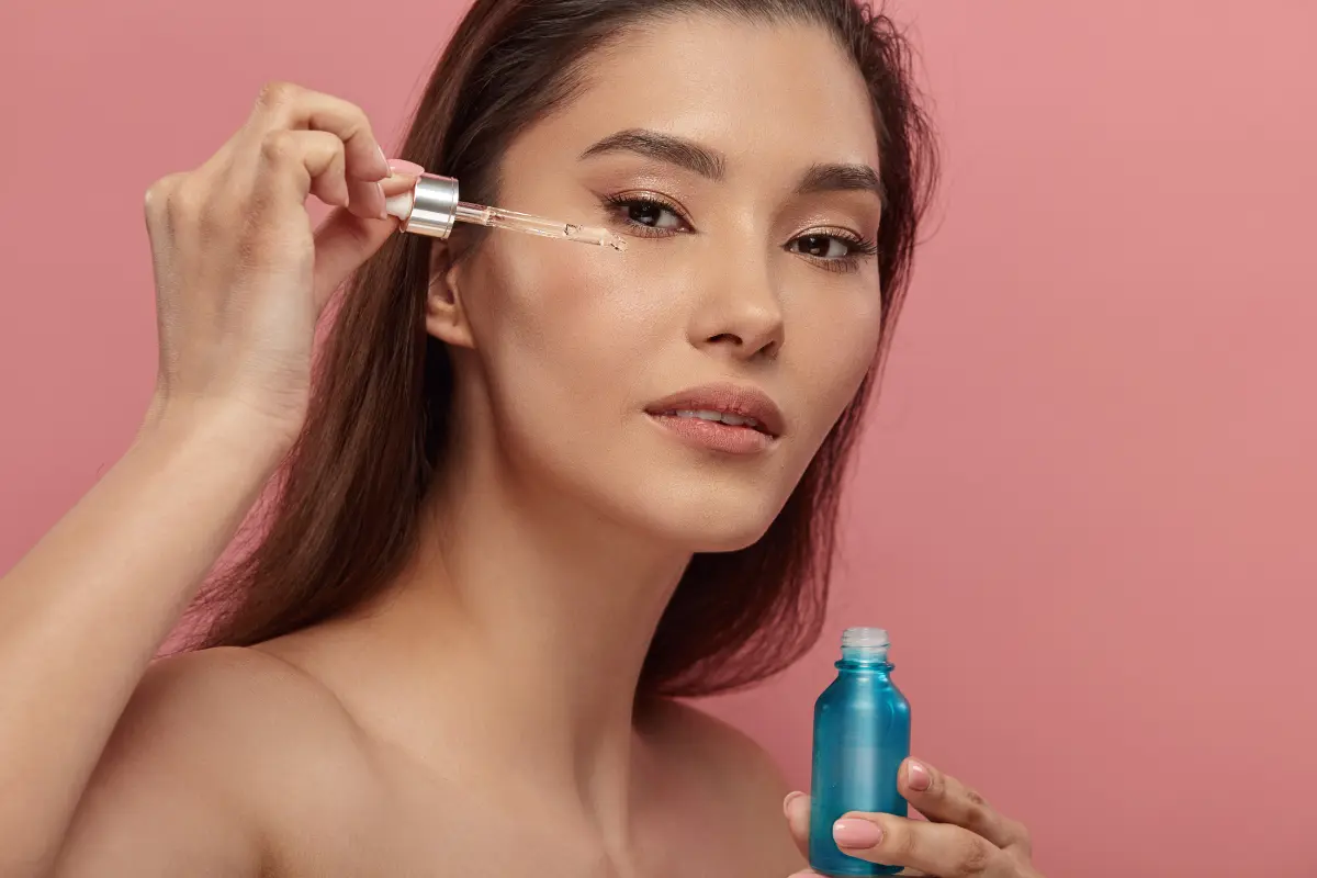 Los principales problemas de la piel facial tiene que ver con el envejecimiento prematuro, como son arrugas y líneas de expresión. Foto: Canva