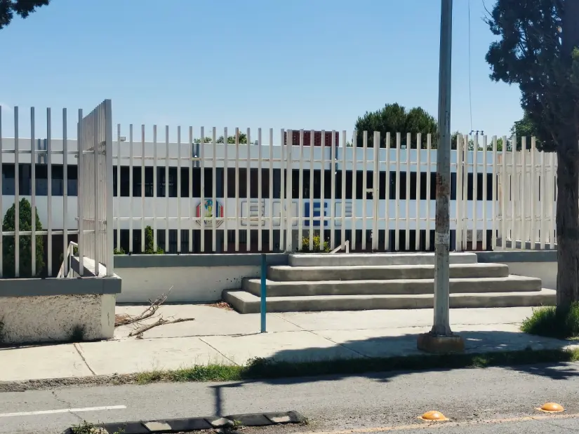 Fachada de la Escuela Normal de Educación Física en Saltillo / Foto: Marco Juárez 