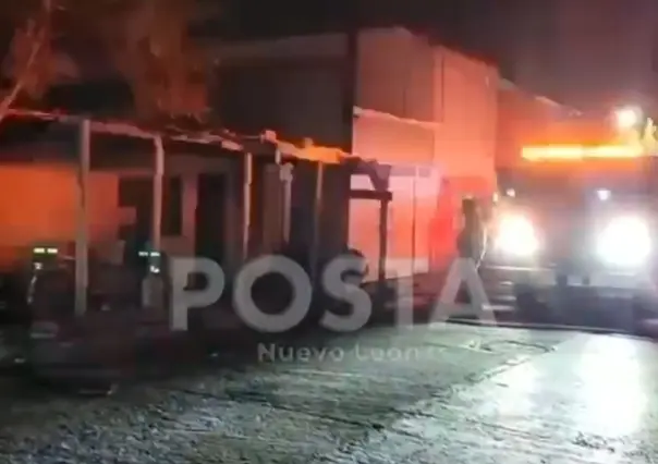 VIDEO | Hombre sobrevive a incendio en domicilio de Monterrey; sus perros mueren