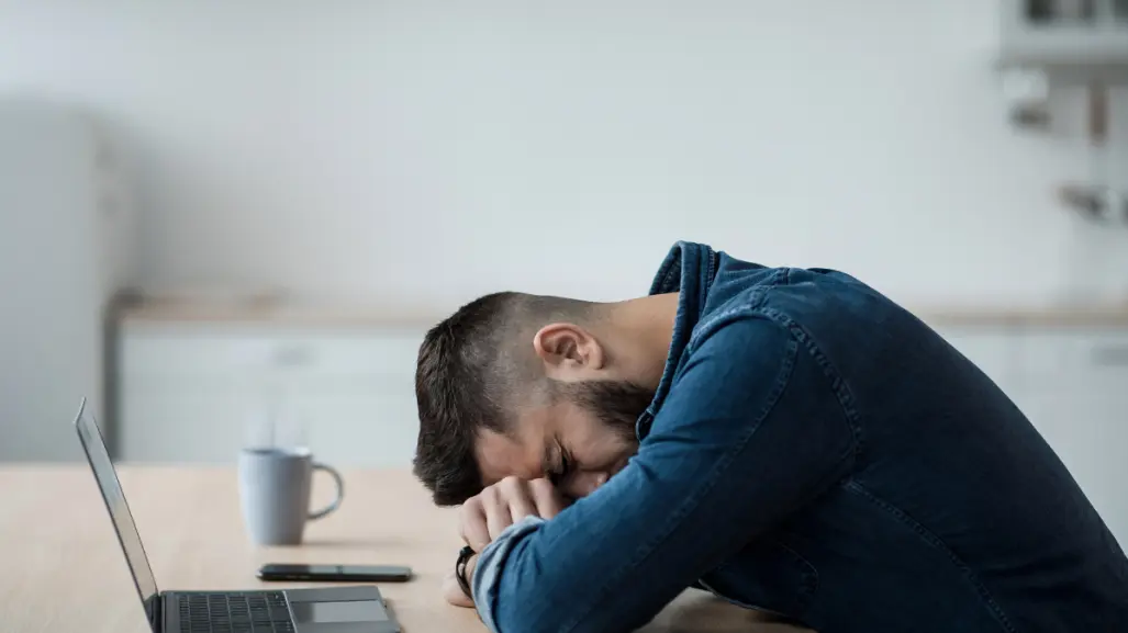 Insomnio y fatiga mental: la conexión que podría estar afectando tu descanso