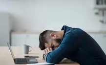 Insomnio y fatiga mental: la conexión que podría estar afectando tu descanso