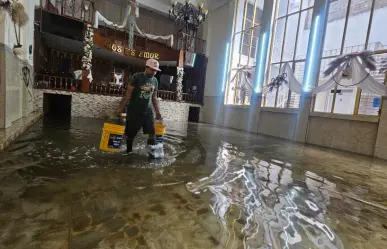 Lluvias inundan templo evangélico en Venustiano Carranza; religiosos reportan pérdidas materiales