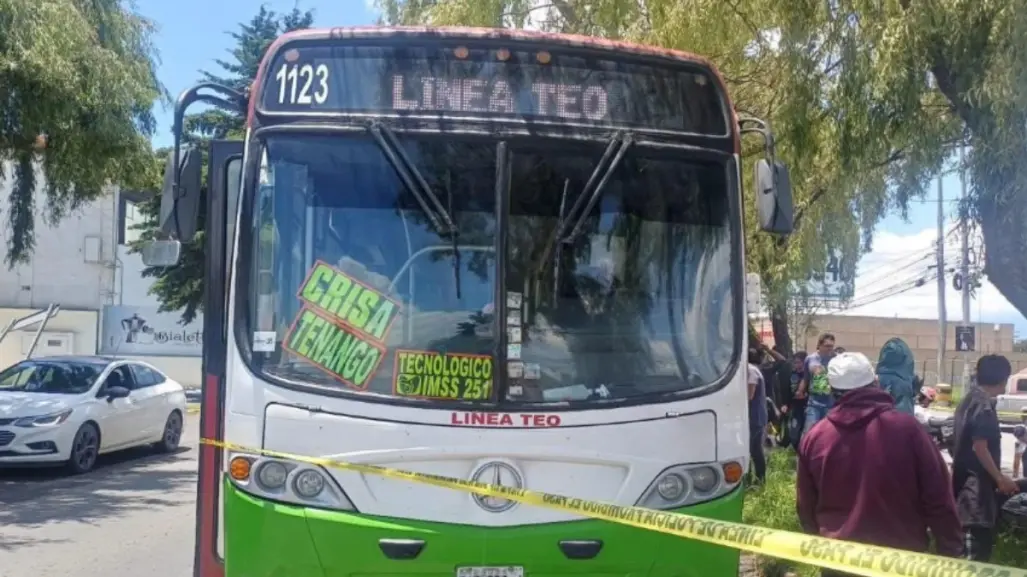 Camionero arrolla a motociclistas en Edomex; accidente en Metepec deja una mujer muerta