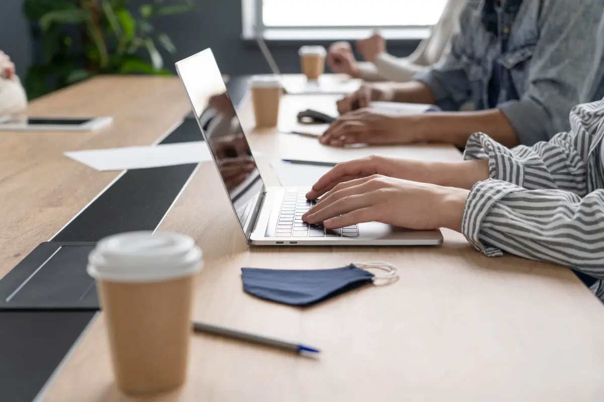 El coworking es un modelo de oficinas compartidas para trabajadores independientes o empresas. Foto: Freepik