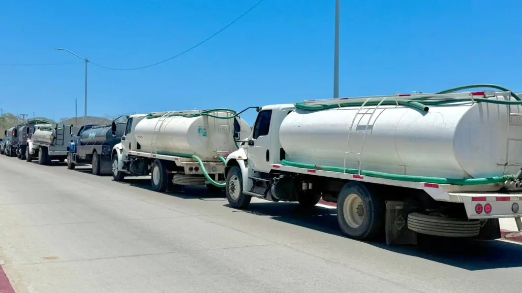 SSA de BCS aclara que no hay alerta sanitaria por pipas que mezclan agua potable con tratada