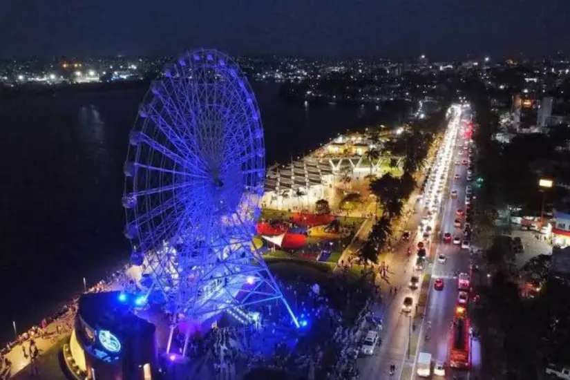 La monumental rueda de la fortuna de Tampico se ubica en una orilla de la laguna del Carpintero en Tampico. Foto: Carlos García