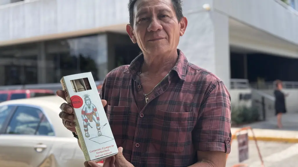 Artesano local rescata el juego tradicional del kimbomba en Yucatán