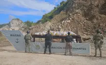 FGR y Marina incineran más de una tonelada de cocaína tras operativo en Guerrero
