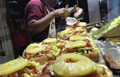 El puesto de hamburguesas famoso por su aderezo de aguacate y sus rajas cortadas a mano