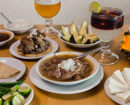 Este restaurante barato en Edomex sirve la mejor birria y consomé por menos de 300 pesos