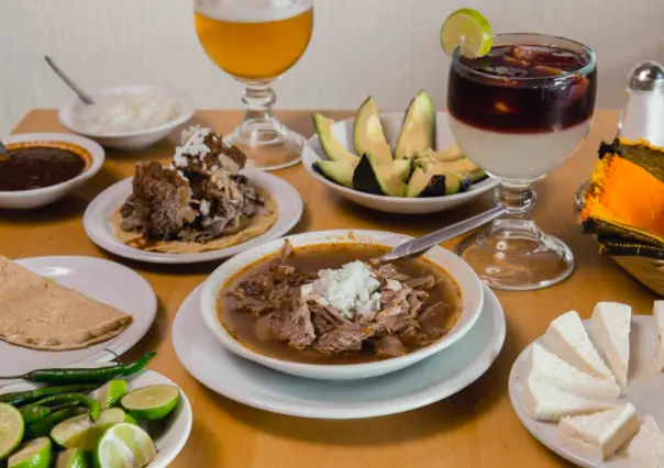Este restaurante barato en Edomex sirve la mejor birria y consomé por menos de 300 pesos
