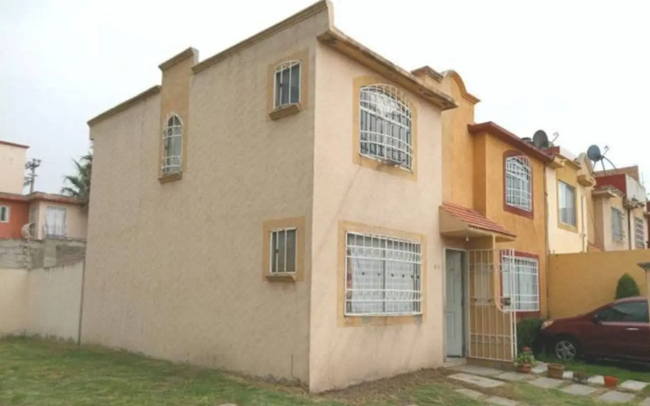 Casa en renta, en las Américas Ecatepec. Foto: FB/ Renta de departamentos, casas en Ecatepec (Canva)