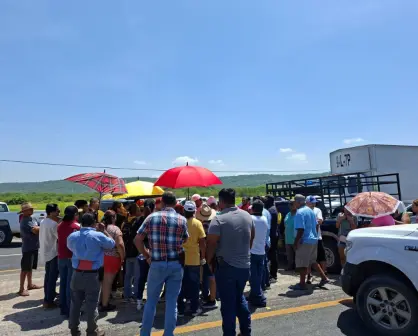 Familias de Villa Cuauhtémoc cierran carretera Altamira-González por falta de agua