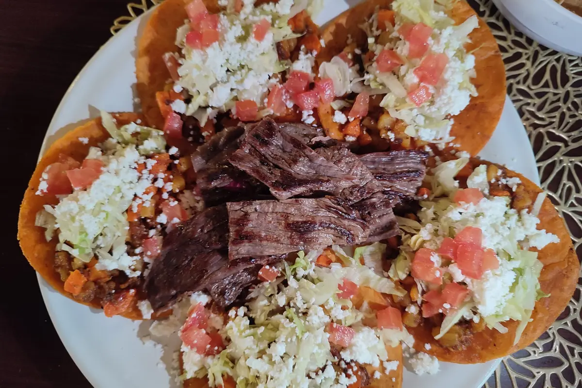 Las enchiladas tultecas son originarias de Tula, Pueblo Mágico. Foto: Victoria Jiménez