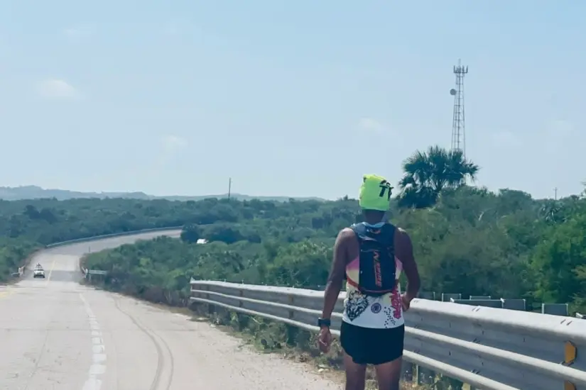 Edgar Santiago corrió más de 370 kilómetros desde Matamoros a Aldama. Foto: Carlos García