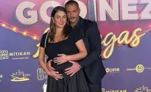 Claudia Martín presume su baby bump en alfombra roja