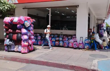 ¿Originales o de piratería? Comienza la oferta de útiles escolares en Chiapas