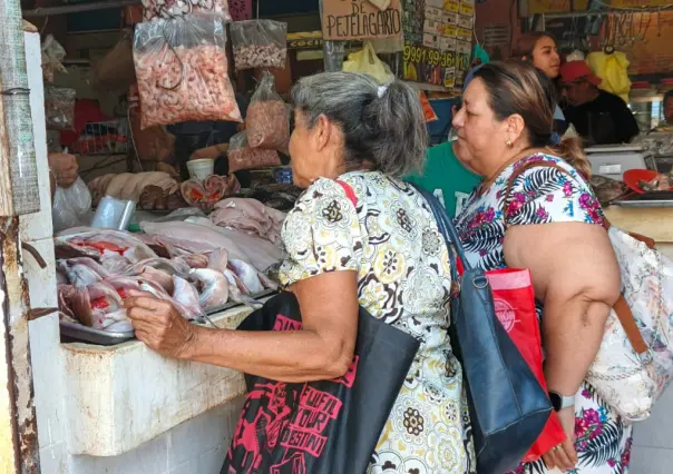 Ventas de mariscos caen 40% en Mérida por la marea roja