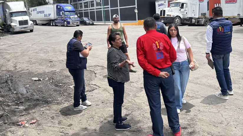 Vecinos de la colonia Atlampa haciendo un recorrido. Foto: X @LuisFigueroaS1