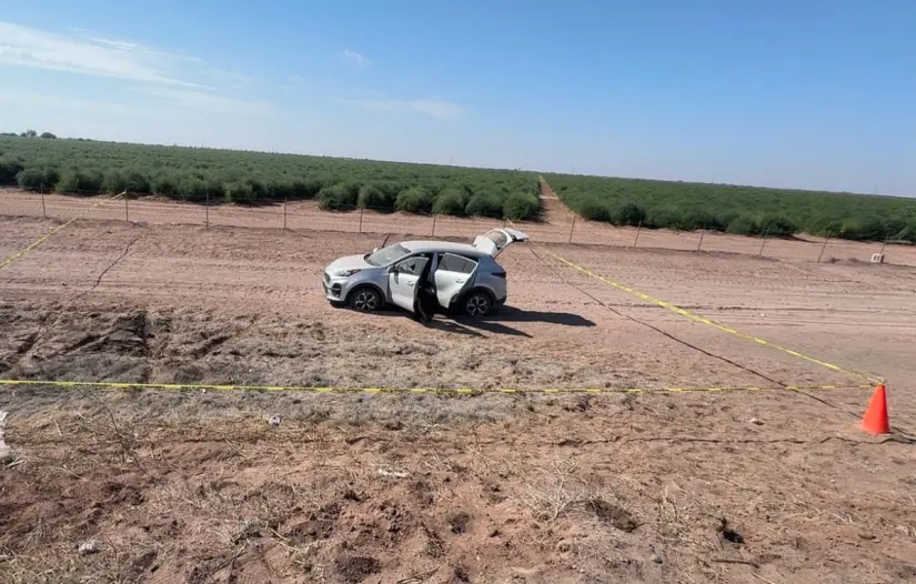 Entre los objetos asegurados se encuentran un arma larga, dos armas cortas y presunto narcótico. Foto: Facebook / SOS Rotativo
