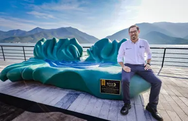 David de la Peña devela escultura en honor a Rodrigo Gómez en la presa La Boca