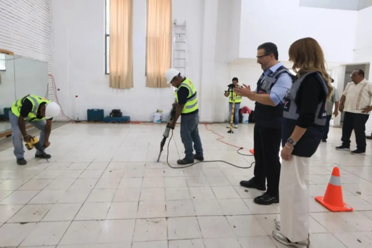Baños remodelados, pisos nuevos, climatización e iluminación Foto: Gobierno de Monterrey